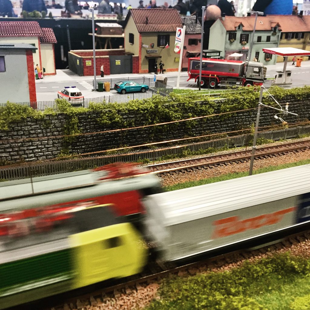 modello_treno_in_corsa